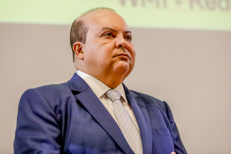 Ibaneis deixa governo do DF para disputar o Senado sob pressão de denúncias e desgaste político