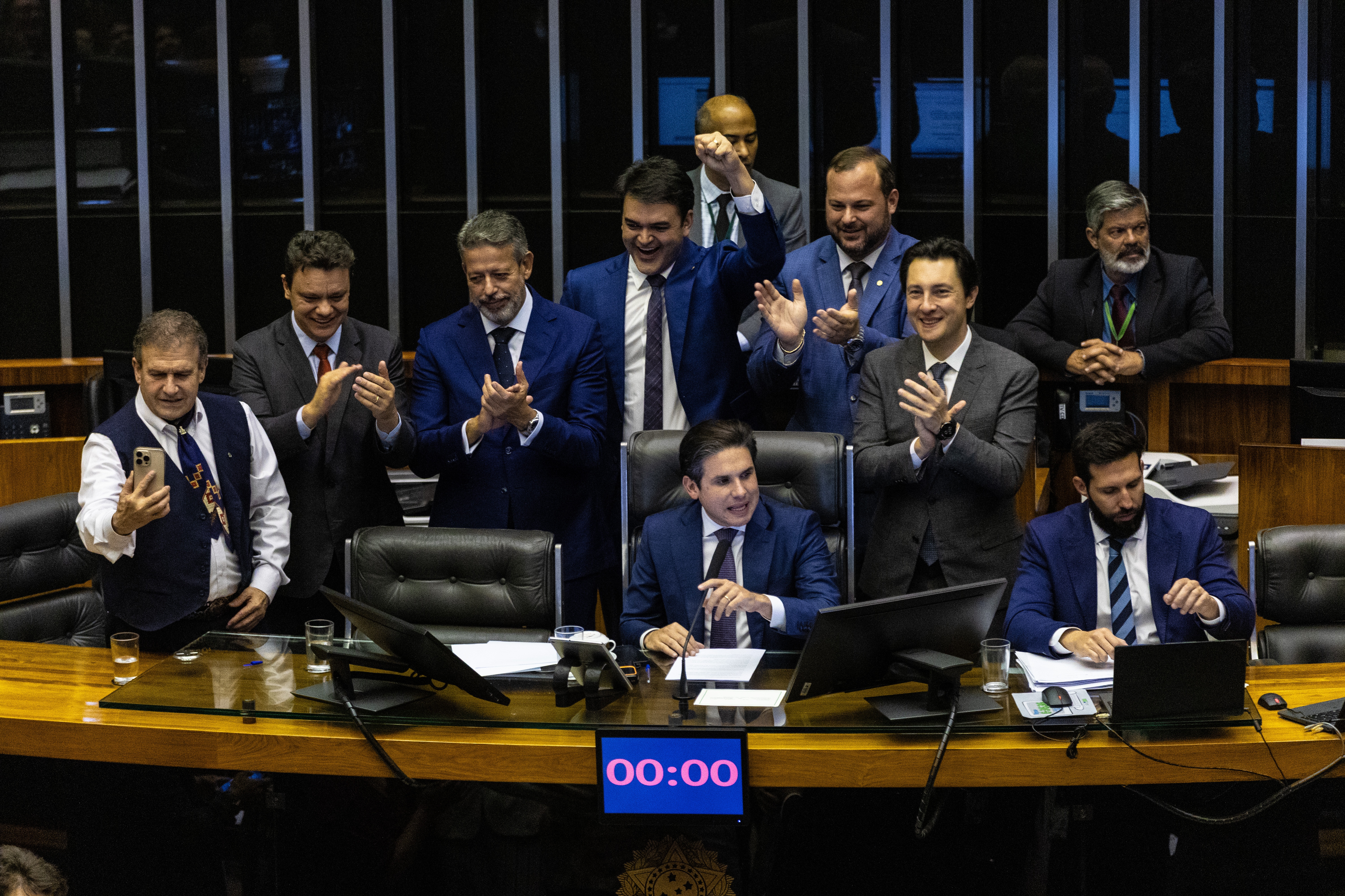 Professor explica mudança da isenção do IR para quem ganha até R$ 5 mil episode artwork