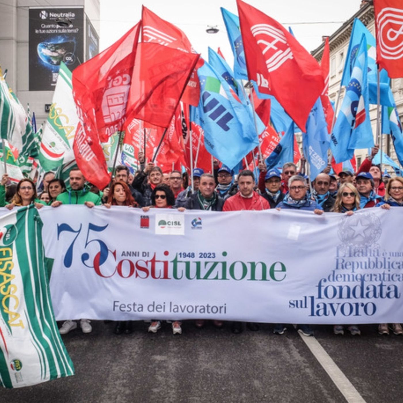 Polis - Il decreto del primo maggio continua a dividere politica e sindacati (di Anna Laura Bussa) episode artwork
