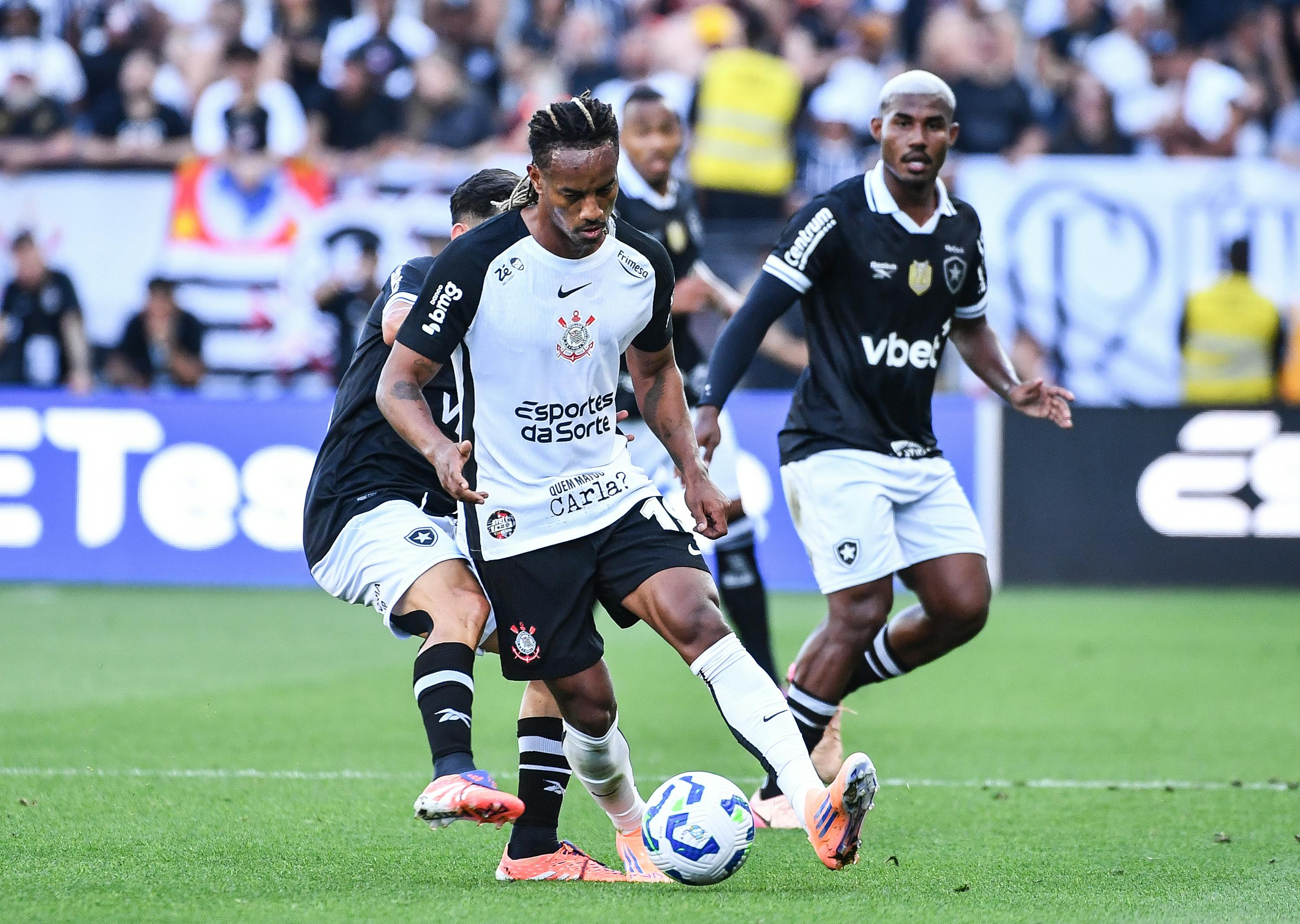 Corinthians empata com o Botafogo pelo Brasileirão Corinthians empata com o Botafogo pelo Brasileirão