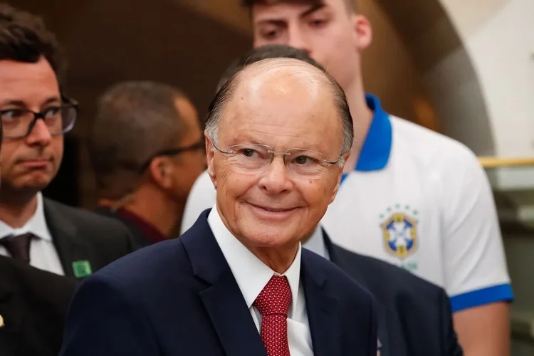 PF faz operação para investigar esquema de fraudes em banco de Edir Macedo, fundador da Igreja Universal episode artwork