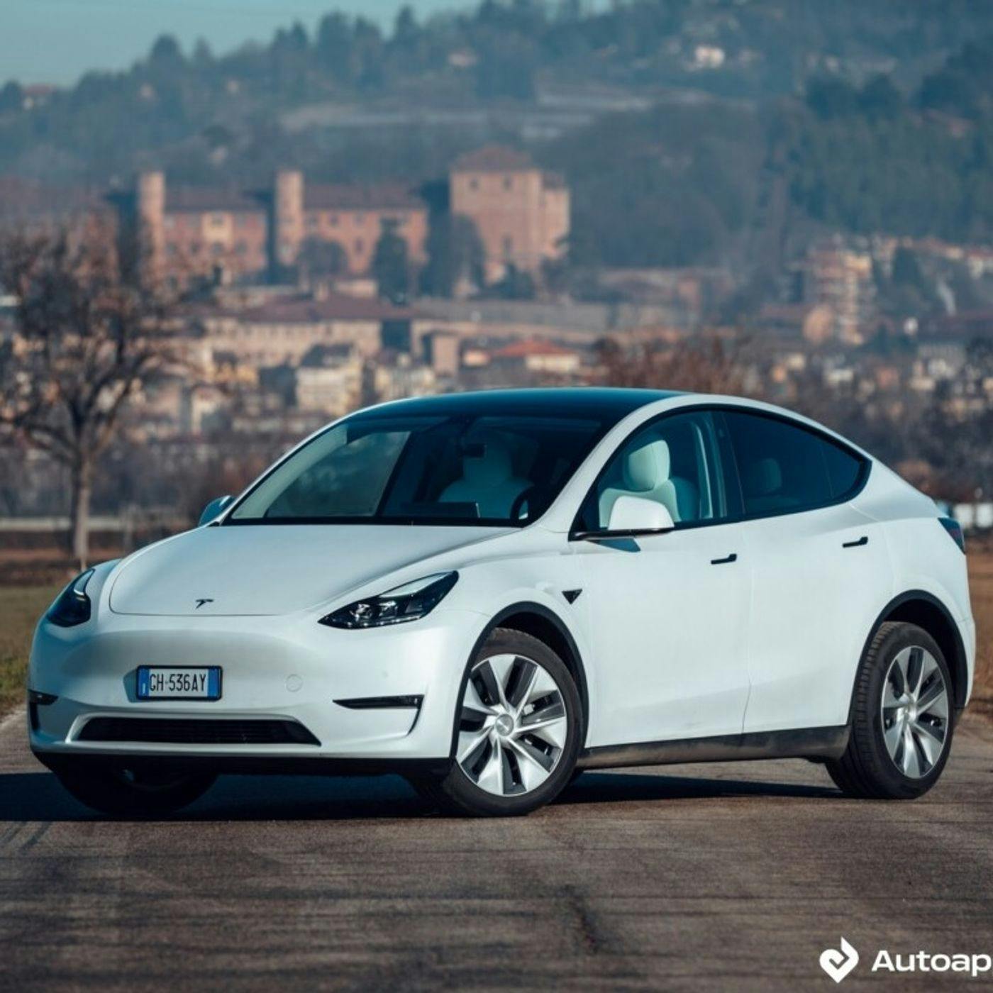 La Tesla più economica del mercato e la più grande stazione di ricarica elettrica in Europa La Tesla più economica del mercato e la più grande stazione di ricarica elettrica in Europa