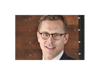 Up Close & Personal Chat with Small Biz Banker Josh Rowland episode artwork
