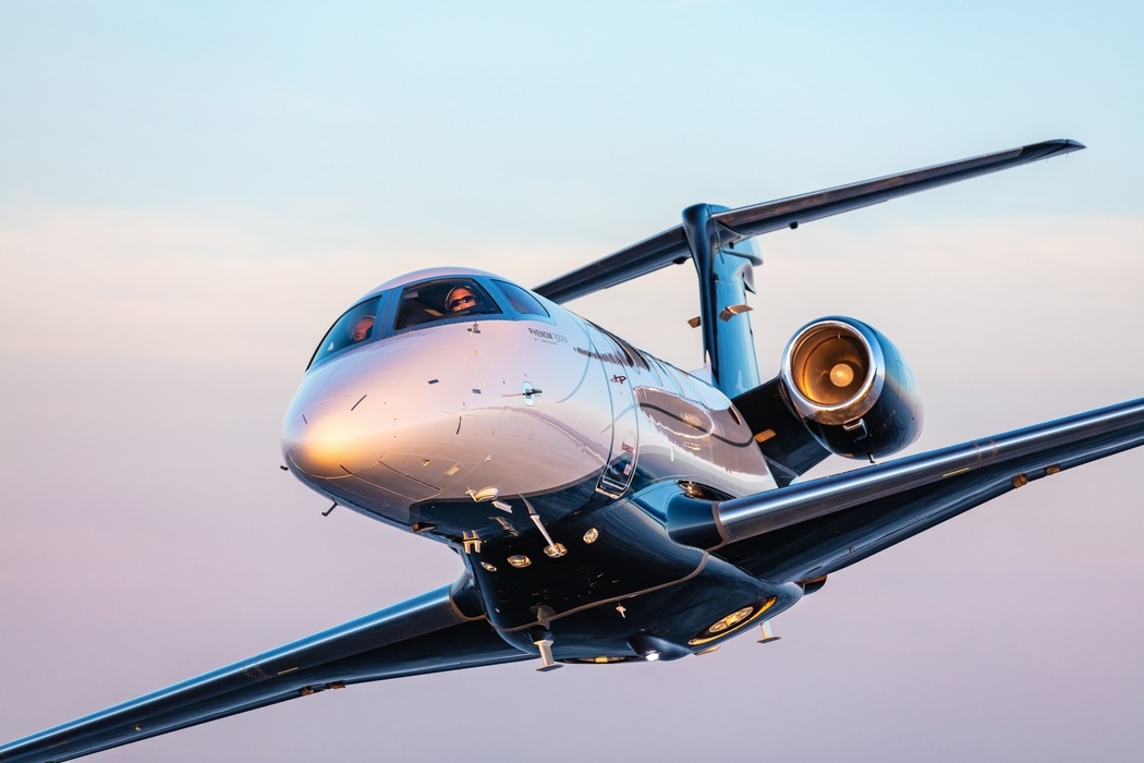 Novo jato da Embraer faz pouso automático em caso de emergência episode artwork