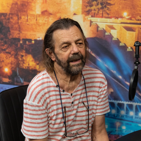 Cseh Tamás és Törőcsik Mari vigyáz a katlanra, ahol az ördög is szeretni való