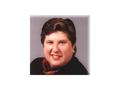 Julie Weeks: Growing Under the Radar-$10M Women-Owned Firms episode artwork