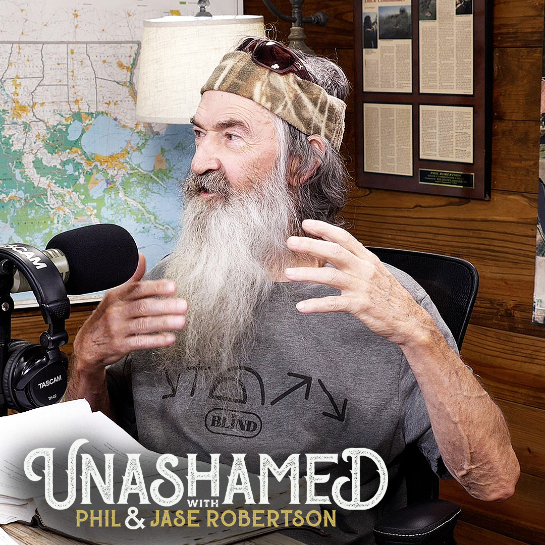 Ep 741 | Phil Is Tempted to Go Treasure Hunting, Jase Falls for Clickbait & Meth in the Baptistry??