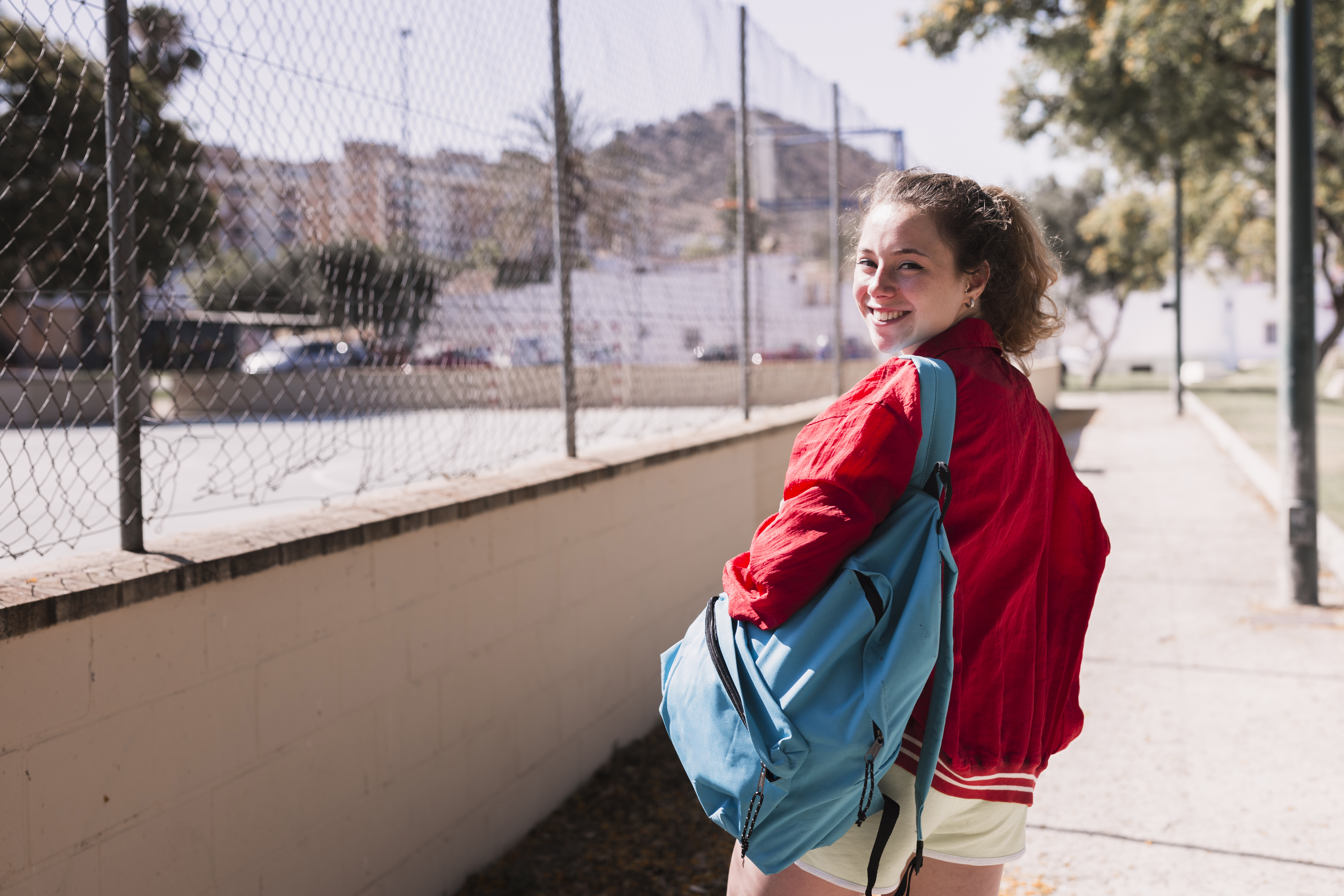 ‘Adolescência é a última chance de educarmos nossos filhos’, diz educadora parental Cláudia Alaminos episode artwork
