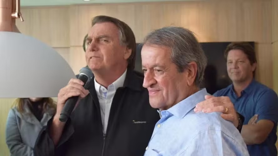 Valdemar Costa Neto visita Bolsonaro nesta quinta (29) após autorização de Moraes episode artwork