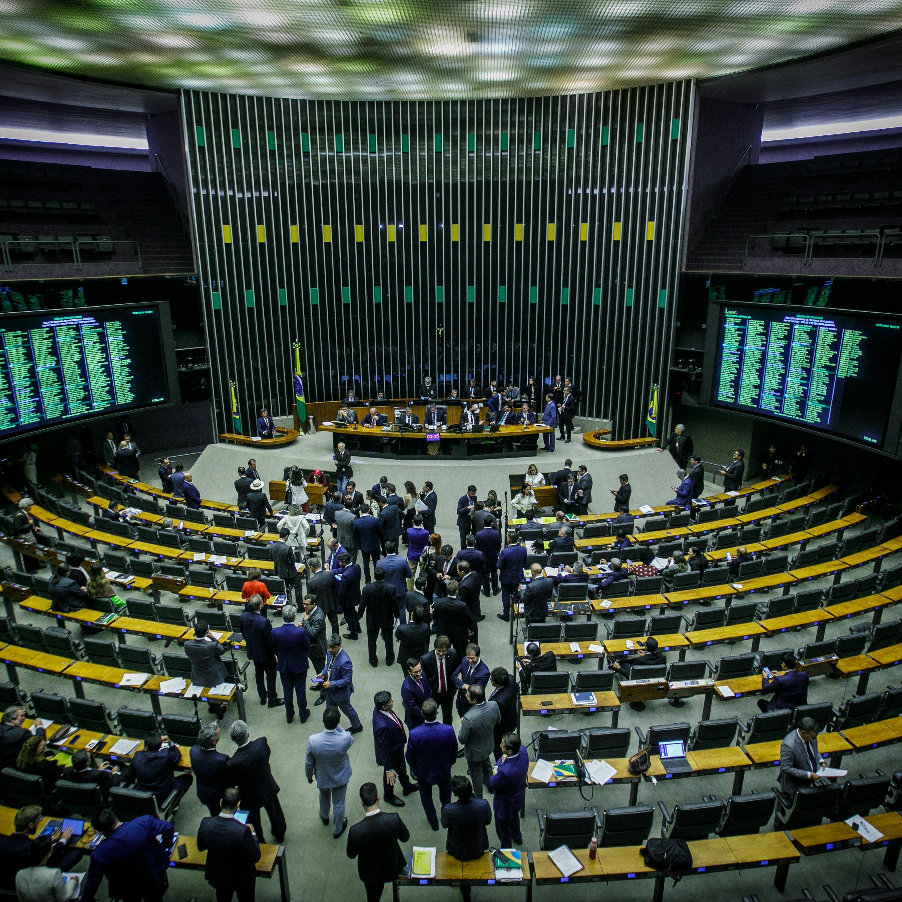 Governo prevê que Hugo Motta colocará anistia em pauta e começa a contar votos para derrubar projeto Governo prevê que Hugo Motta colocará anistia em pauta e começa a contar votos para derrubar projeto