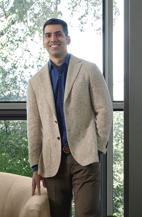 1146: Cyrus Loloi: A Modern Take on Trade Furnishings for Interior Designers