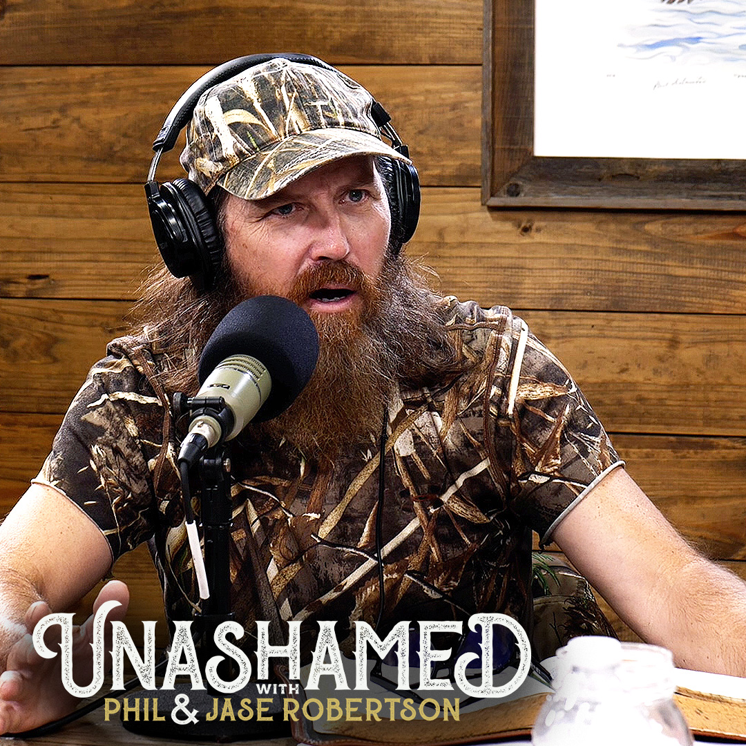 Ep 759 | Phil Can’t Wrap His Head Around Zombie Movies & Jase Converts a Racist to Jesus