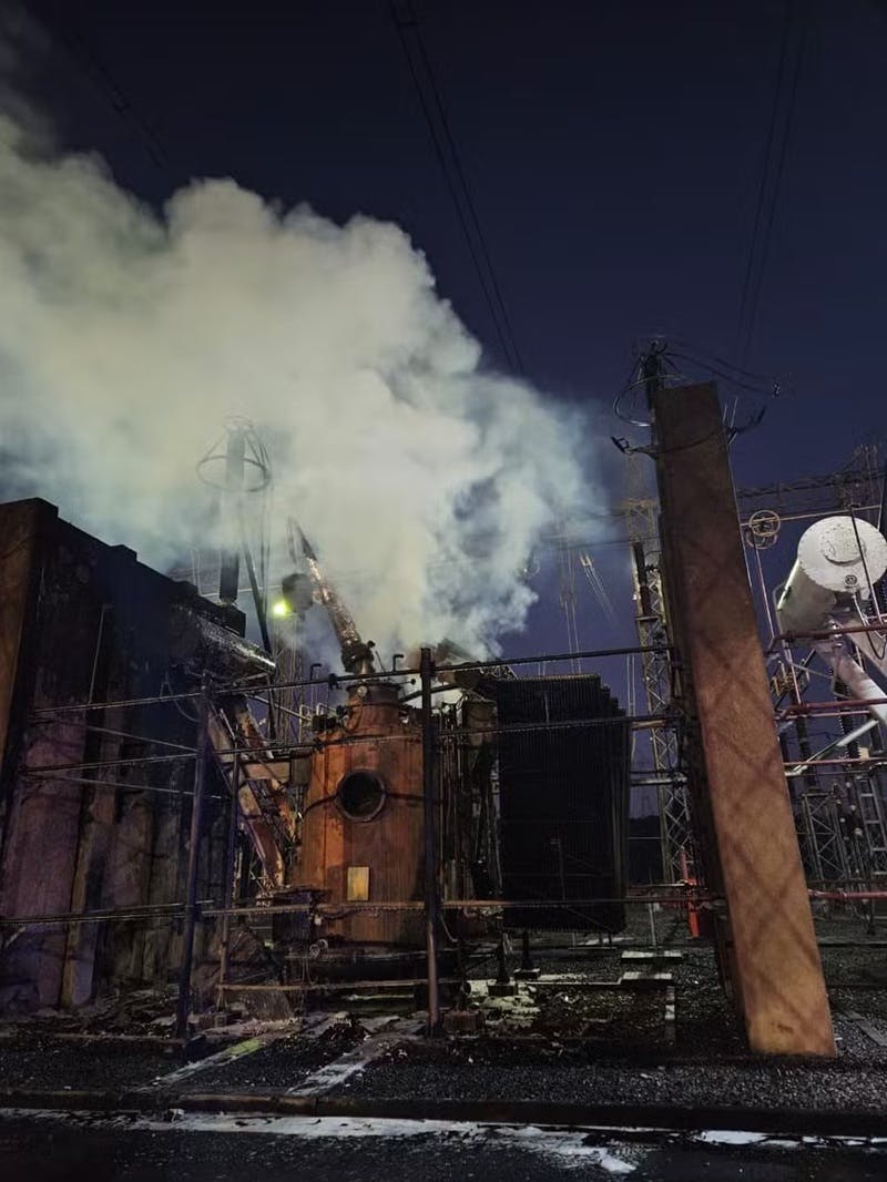 Relatório preliminar da ONS aponta que incêndio em reator causou apagão pelo país Relatório preliminar da ONS aponta que incêndio em reator causou apagão pelo país