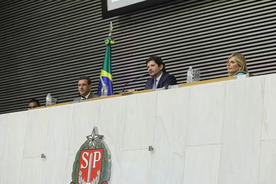 André do Prado embarca para os EUA no próximo domingo para articular vaga ao Senado com Eduardo Bolsonaro
