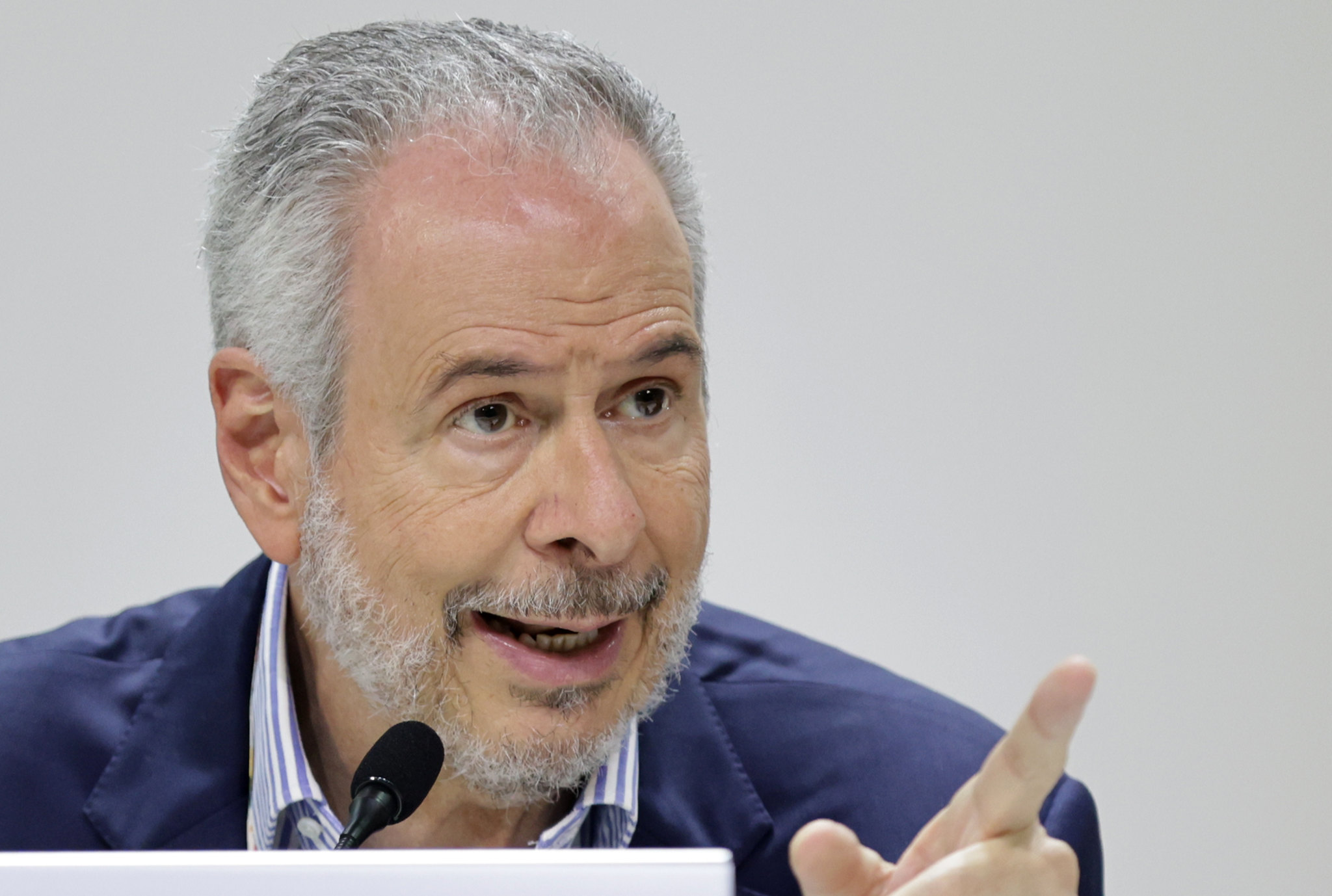 Exigência de consenso impediu avanço de discussão sobre combustíveis fósseis na COP 30, diz embaixador