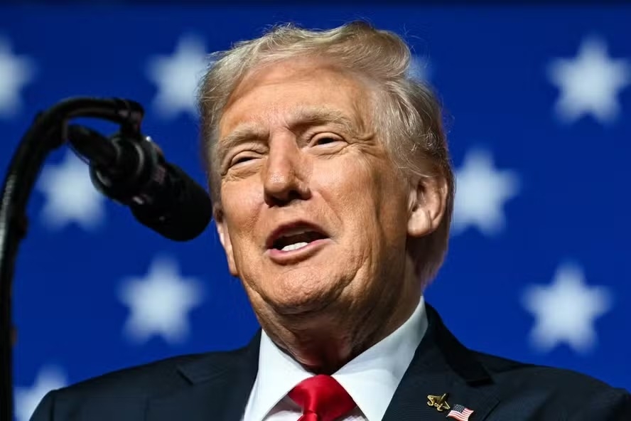 Problema elétrico no Air Force One atrasa chegada de Trump a Davos