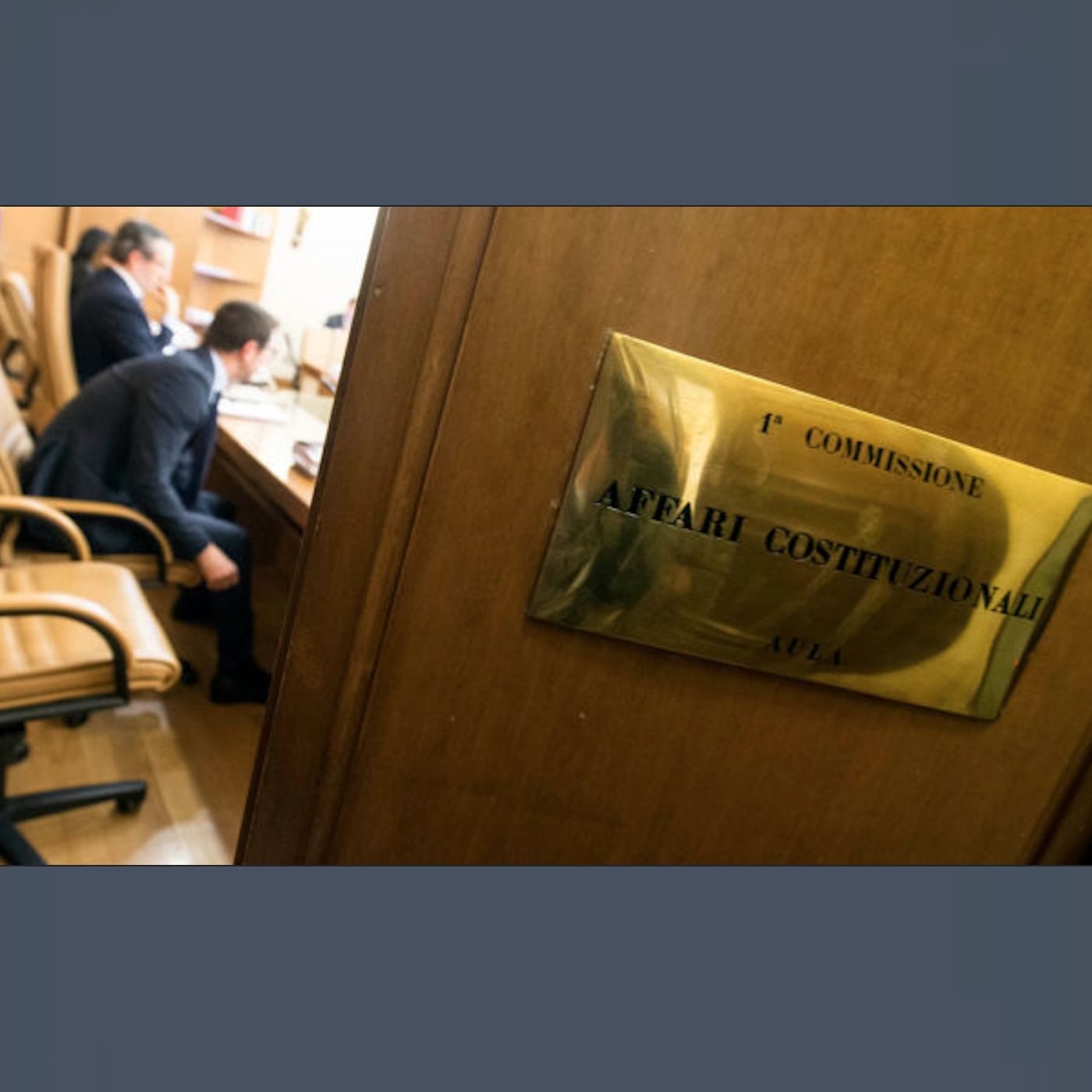 Polis - Blitz della maggioranza al Senato, con un emendamento si toglie il ballottaggio nei comuni (di Anna Laura Bussa) episode artwork
