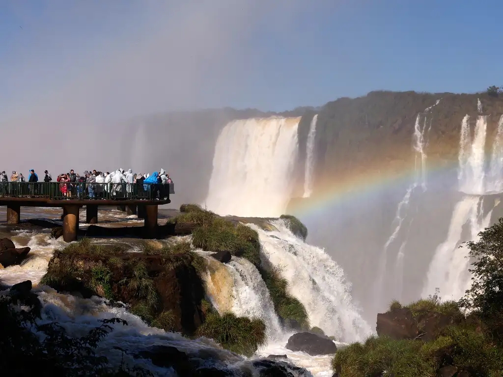 Turista holandês morre após barco virar durante passeio nas Cataratas do Iguaçu episode artwork