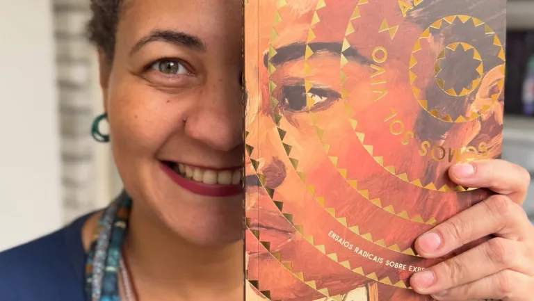 'Somos sol vivo': livro propõe repensar a identidade brasileira pelas filosofias africanas episode artwork
