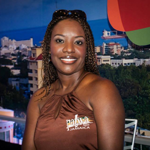 Guest: Heneka Watkis-Porter: serial entrepreneur, podcaster, speaker, fashion designer episode artwork