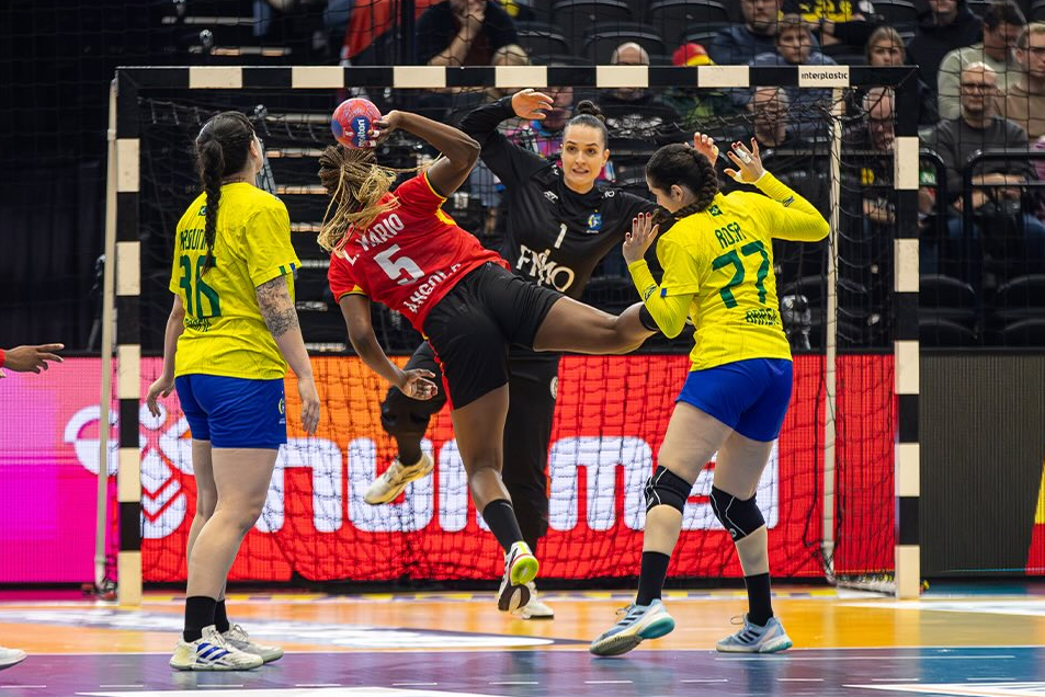 Técnico da seleção feminina de handebol diz que sonho olímpico virou meta palpável após Mundial