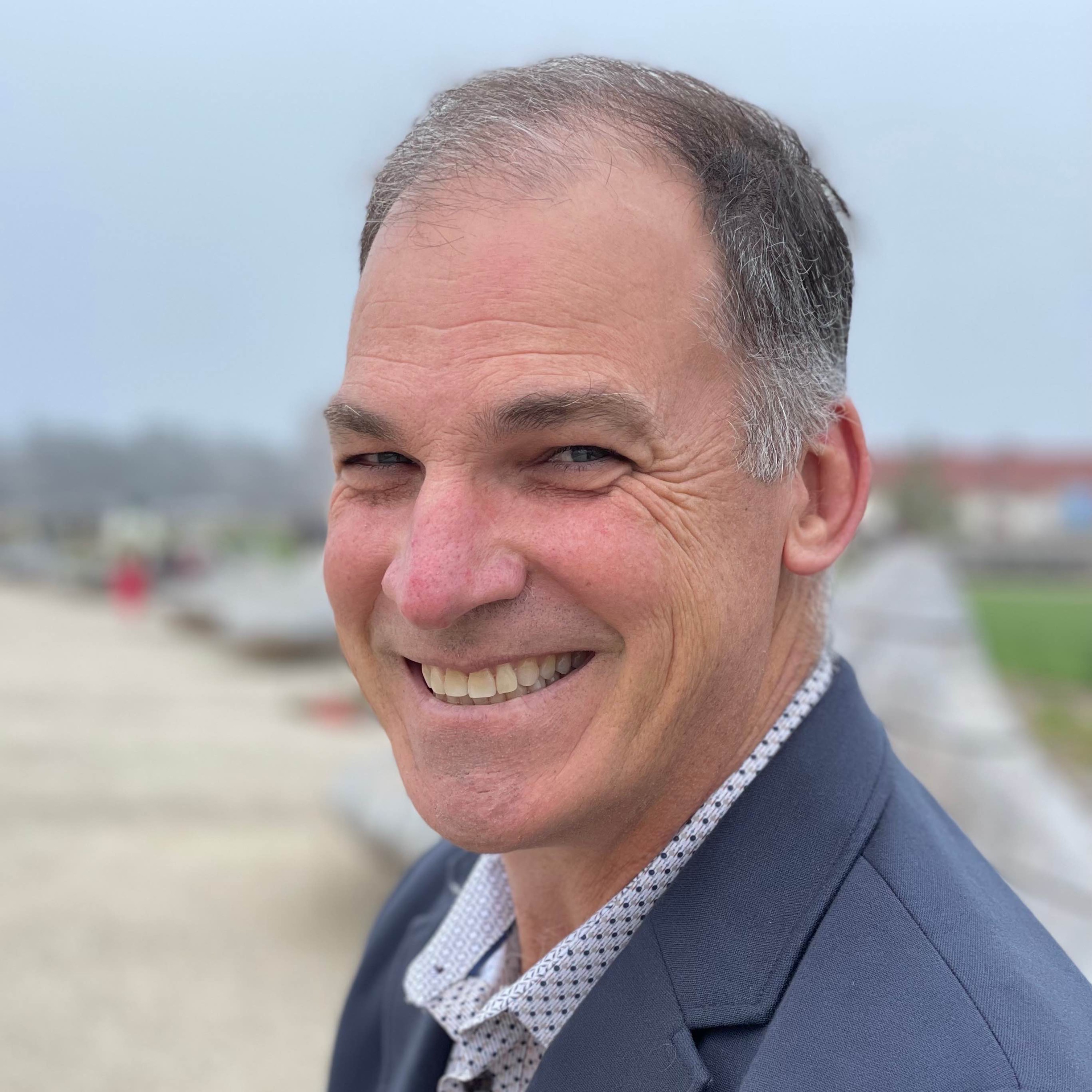 (Bonus Episode)Book 101 Review, in its fifth season, features Steve Thompson a Business and Growth Coach and ICF Professional Certified Coach as my guest.