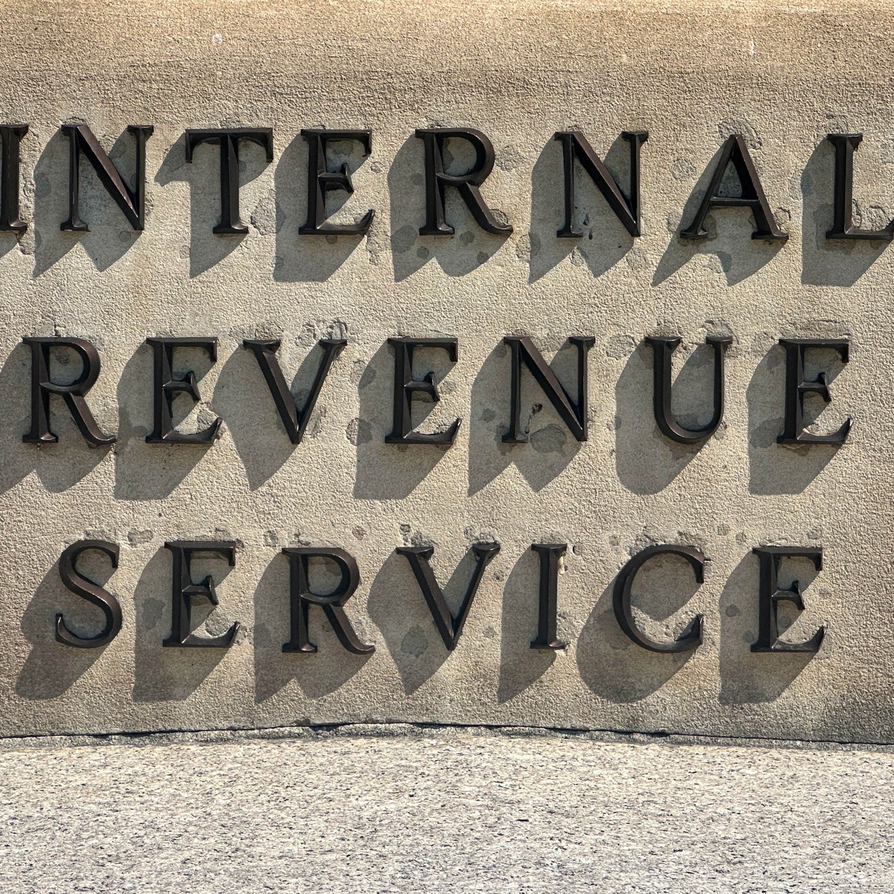 IRS Clears Churches to Endorse Candidates, Sparking Debate