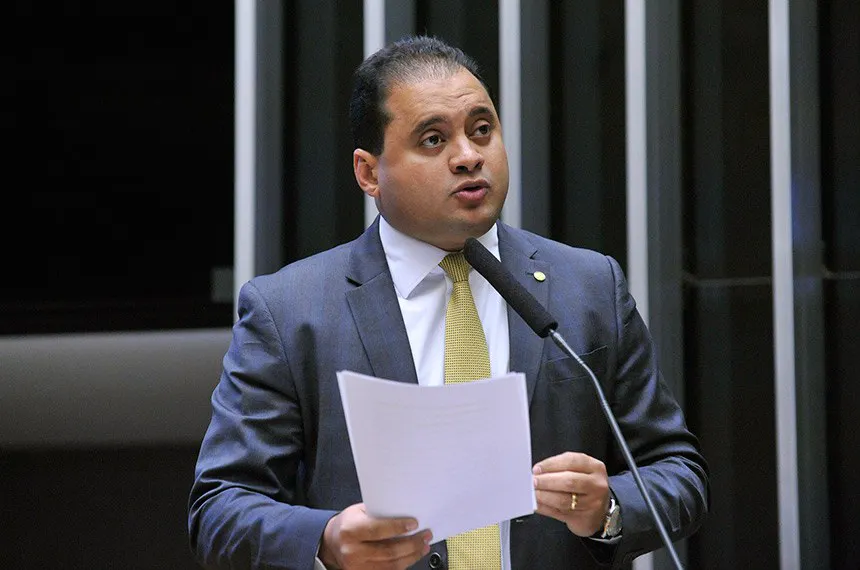 Weverton reage e diz que movimentações financeiras têm origem lícita