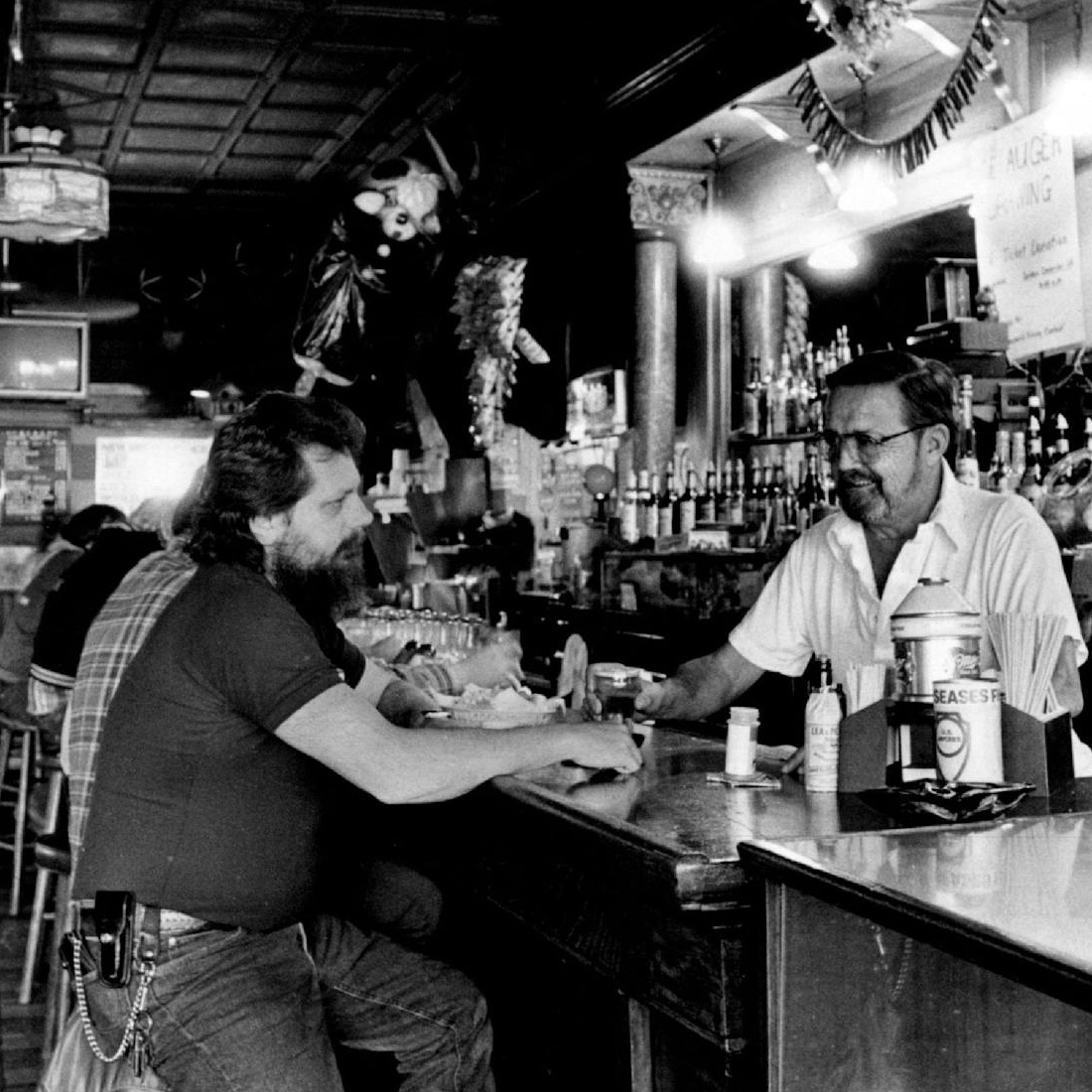 What's the oldest bar in Minnesota?