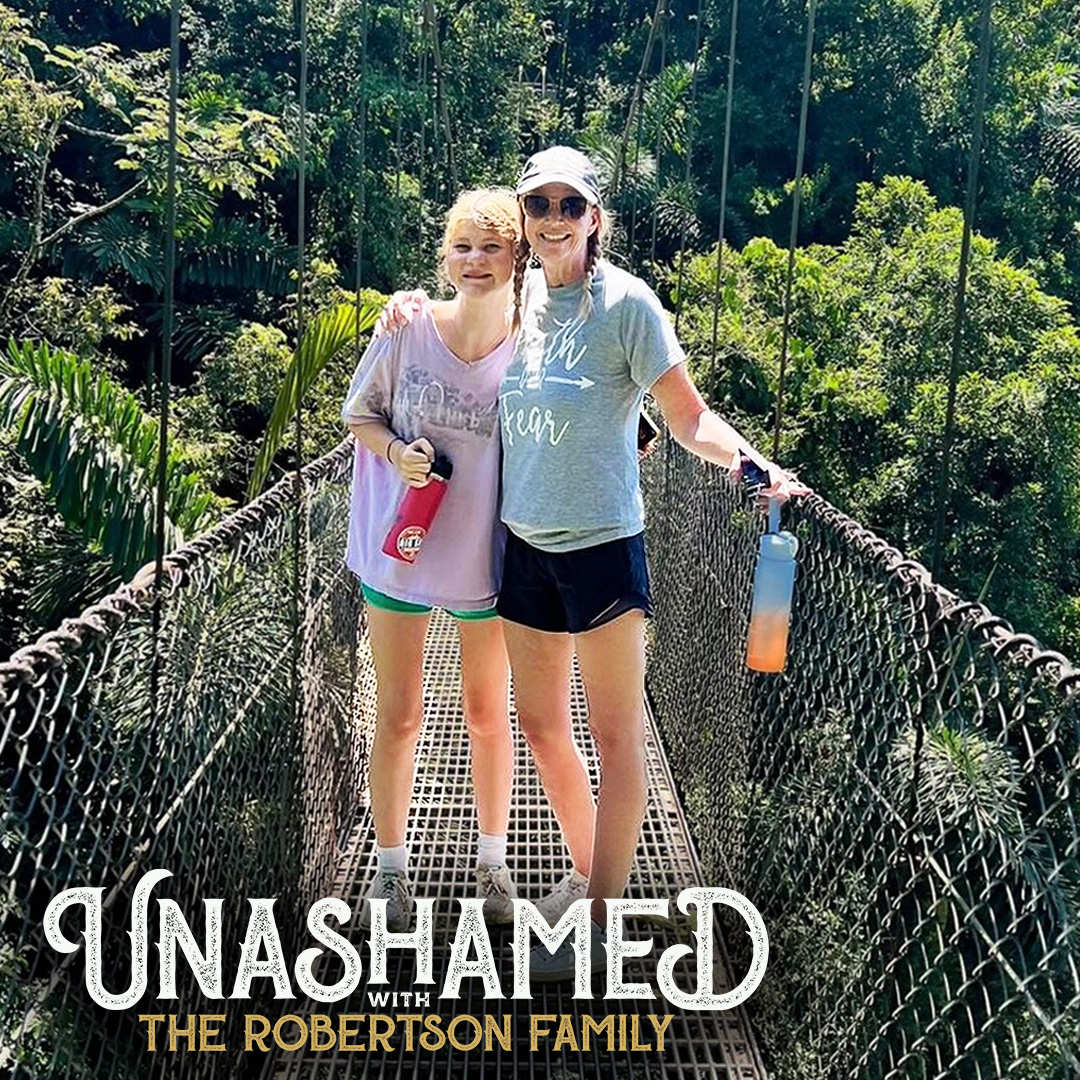 Ep 877 | Jase Refuses to Join Missy’s Hair-Raising Adventure & How to Hunt Gators for TV