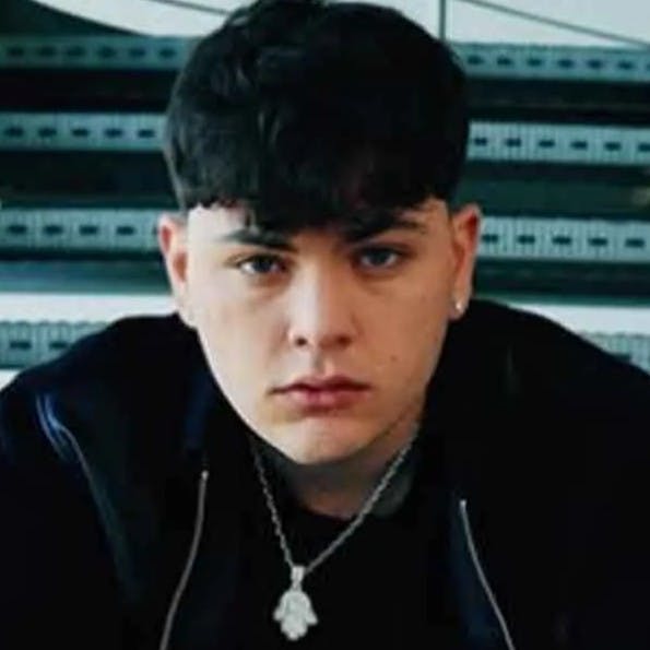 UN BEL CASINO - PETIT (SANREMO GIOVANI 2025) UN BEL CASINO - PETIT (SANREMO GIOVANI 2025)