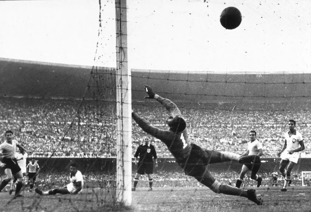 Há 75 anos, Brasil perdia a final da Copa para o Uruguai; torcedores relembram 'Maracanazo'