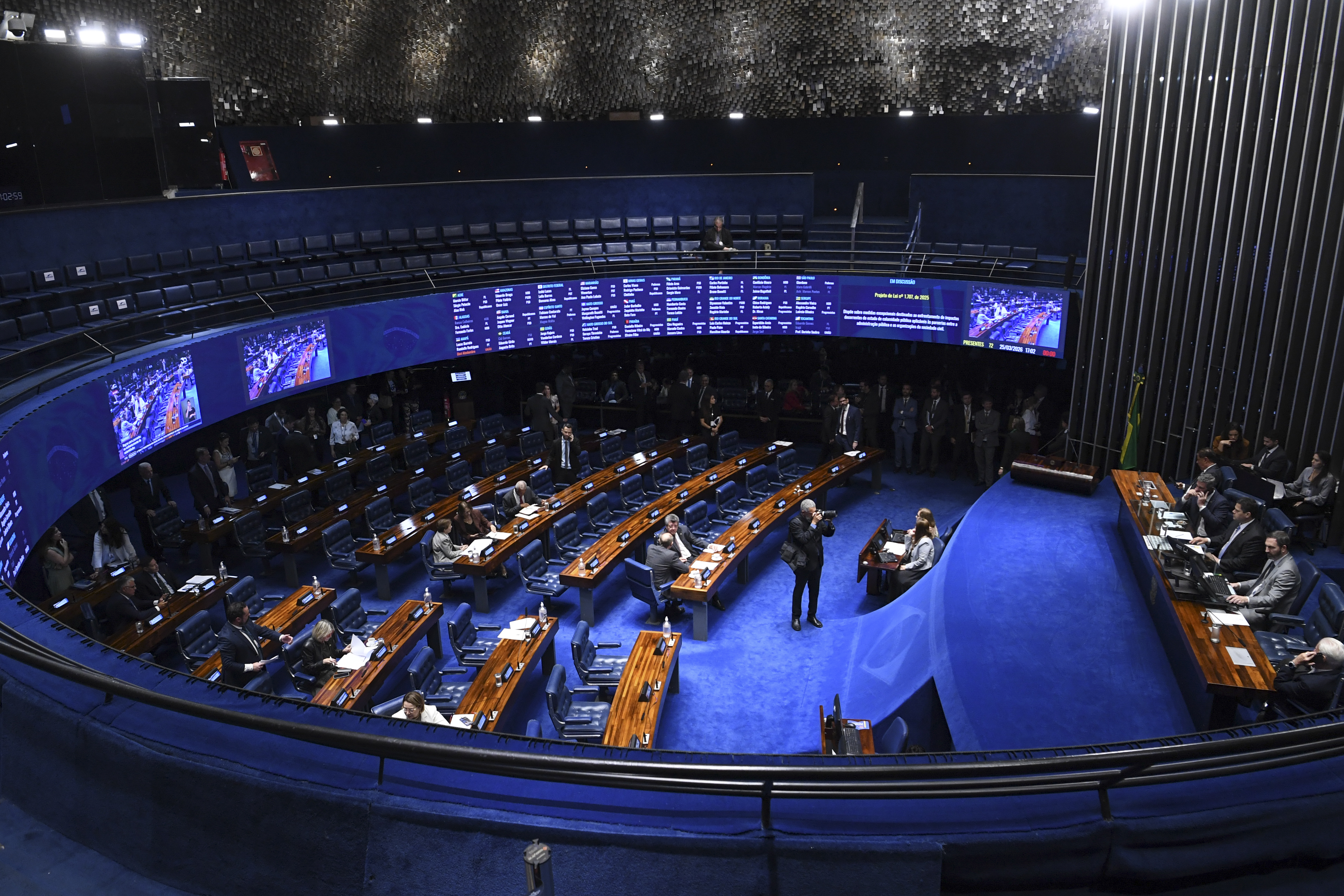 Senado aprova fim da 'taxa das blusinhas'; texto vai para sanção presidencial episode artwork
