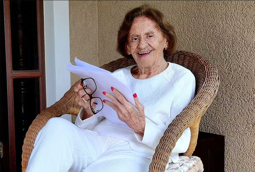 Atriz Laura Cardoso morre aos 98 anos episode artwork