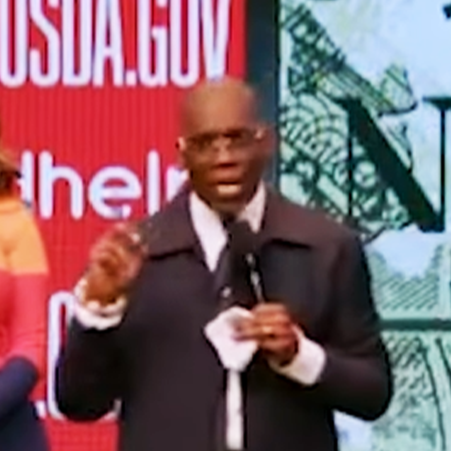 Pastor Helps Victims of Shutdown and SNAP Cuts