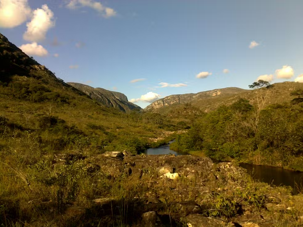 Administração rechaça pichações em pinturas rupestres do Parque Nacional da Serra do Cipó (MG)