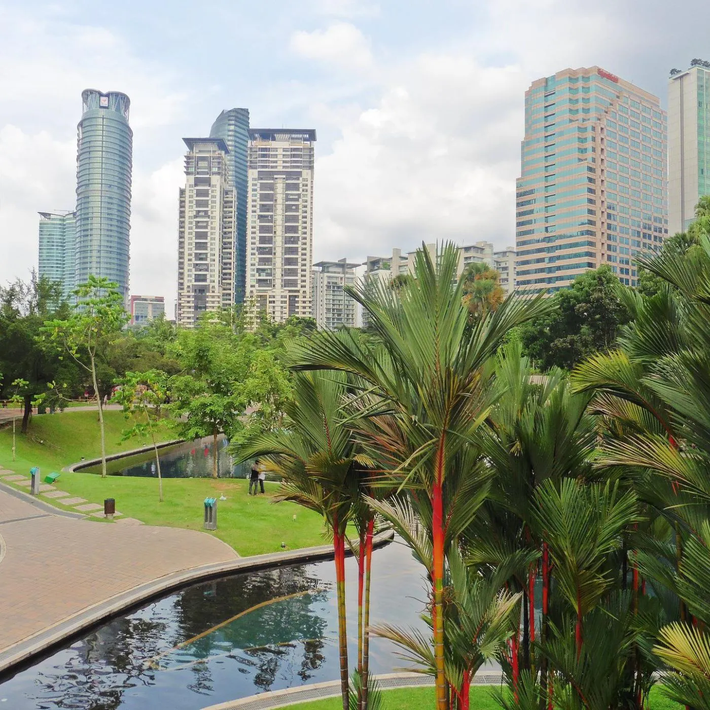 La renaturation des villes peut-elle nous protéger des canicules ?