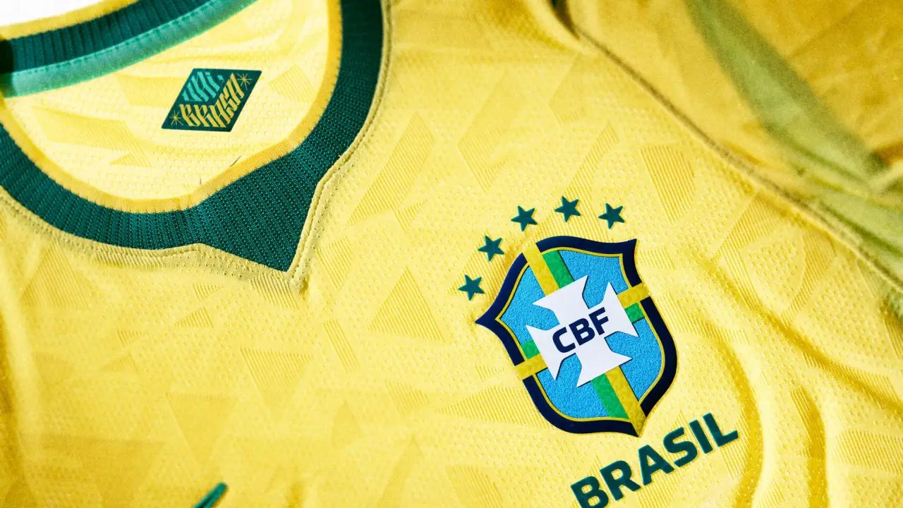 Após polêmica, CBF recua e tira 'Vai, Brasa!' do uniforme para Copa do Mundo