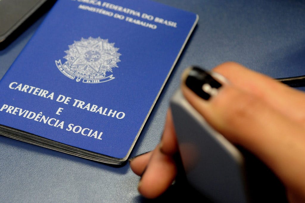 Número de vagas temporárias para fim de ano cresce 7,5% em relação a 2024 Número de vagas temporárias para fim de ano cresce 7,5% em relação a 2024