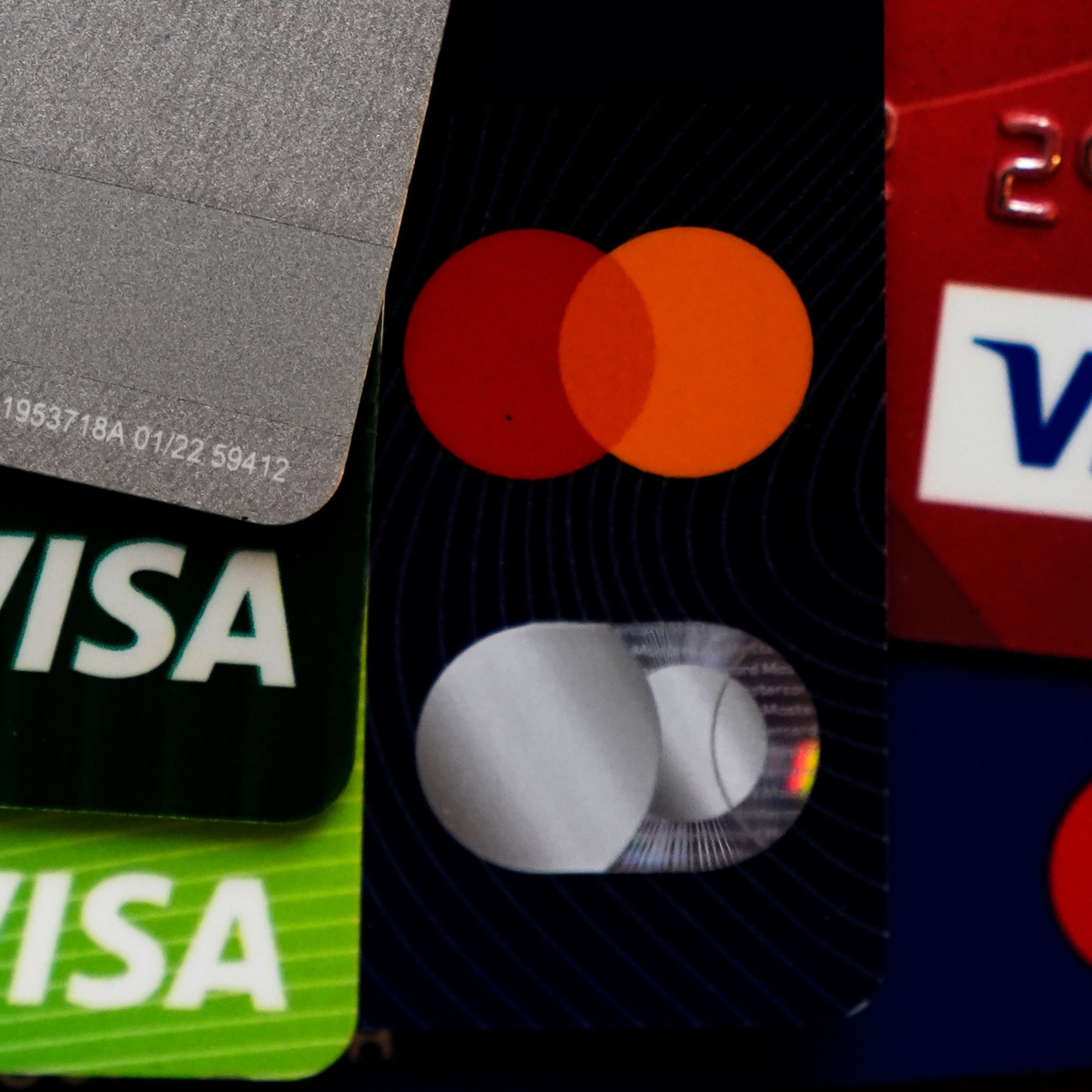 U.S. Household Debt Surges to $18.39T in Q2 2025