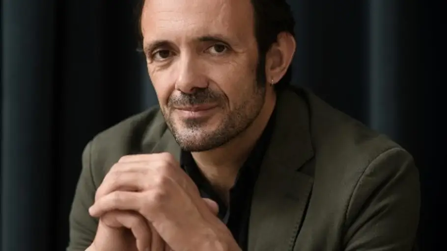 Isaac Rosa: "Empecé este libro pensando si podía hacer literatura del insomnio"