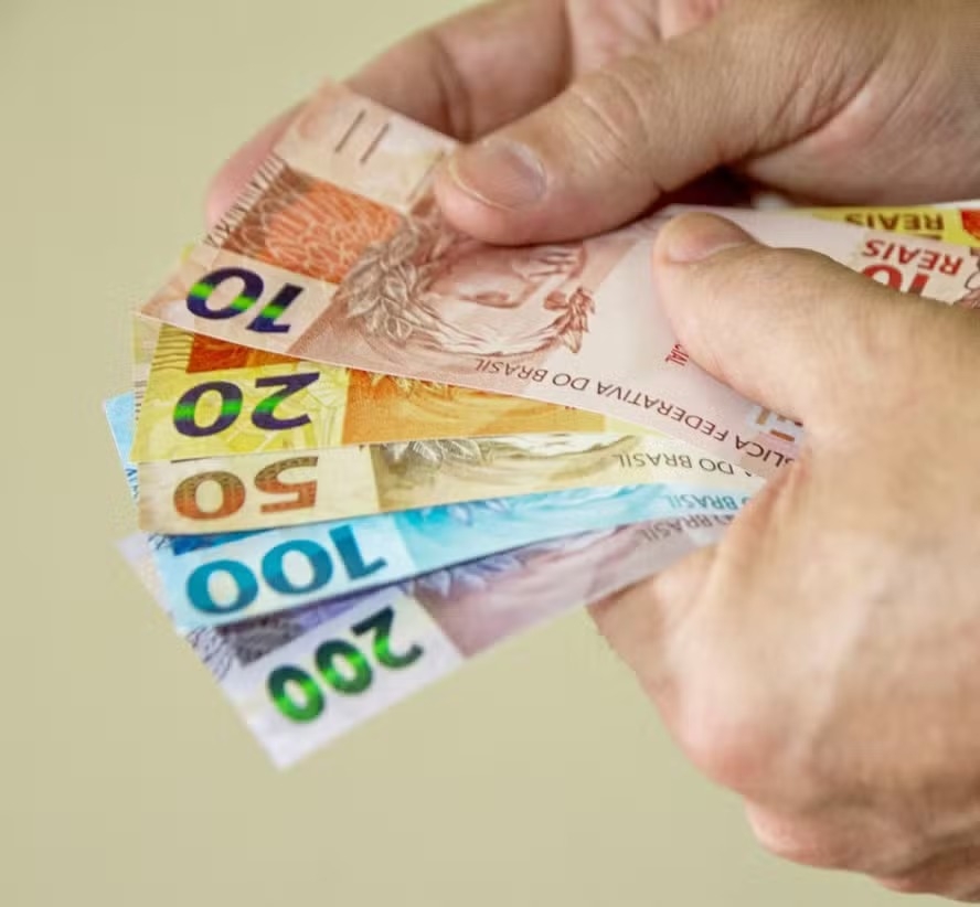 Tarifaço gera queda da inflação, que está desacelerando por motivos como o juros alto