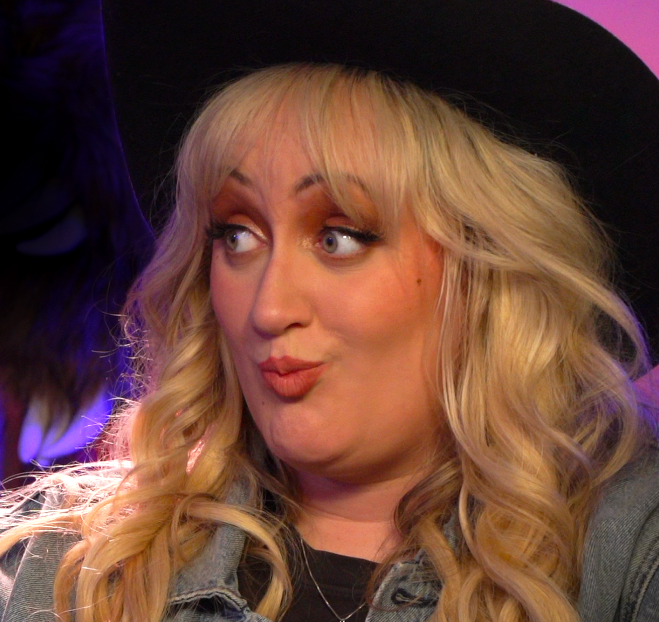 The Rise of Brittany Broski I Spent A Day With... Lyssna här