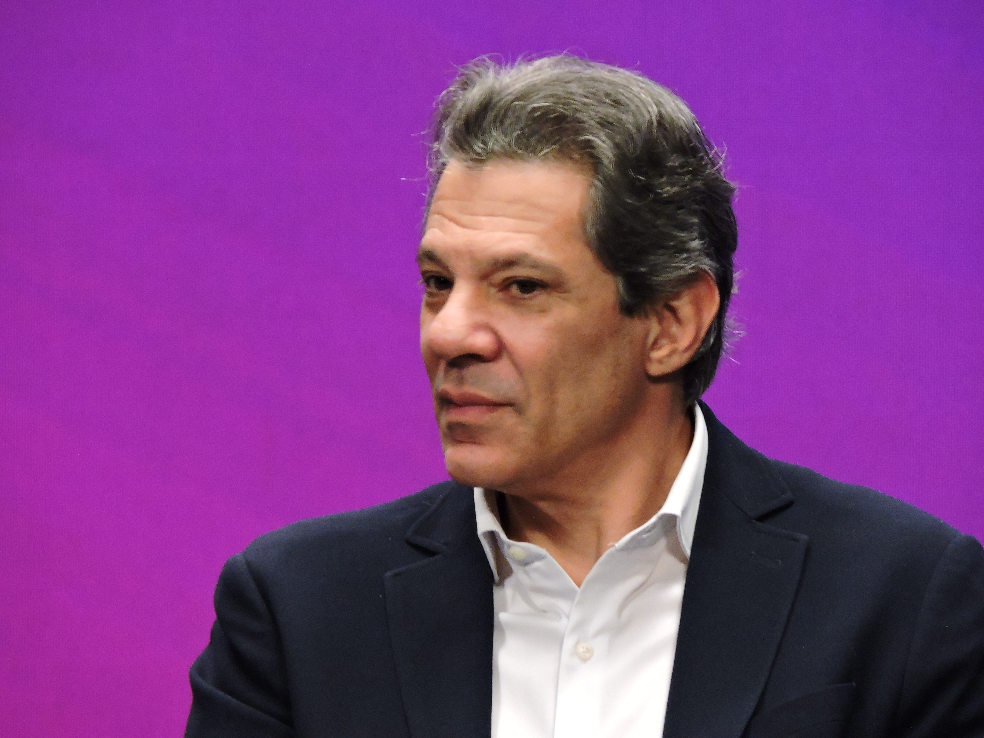 Haddad pede apuração de 'abordagem atípica' pela PM de motorista ligado à campanha episode artwork