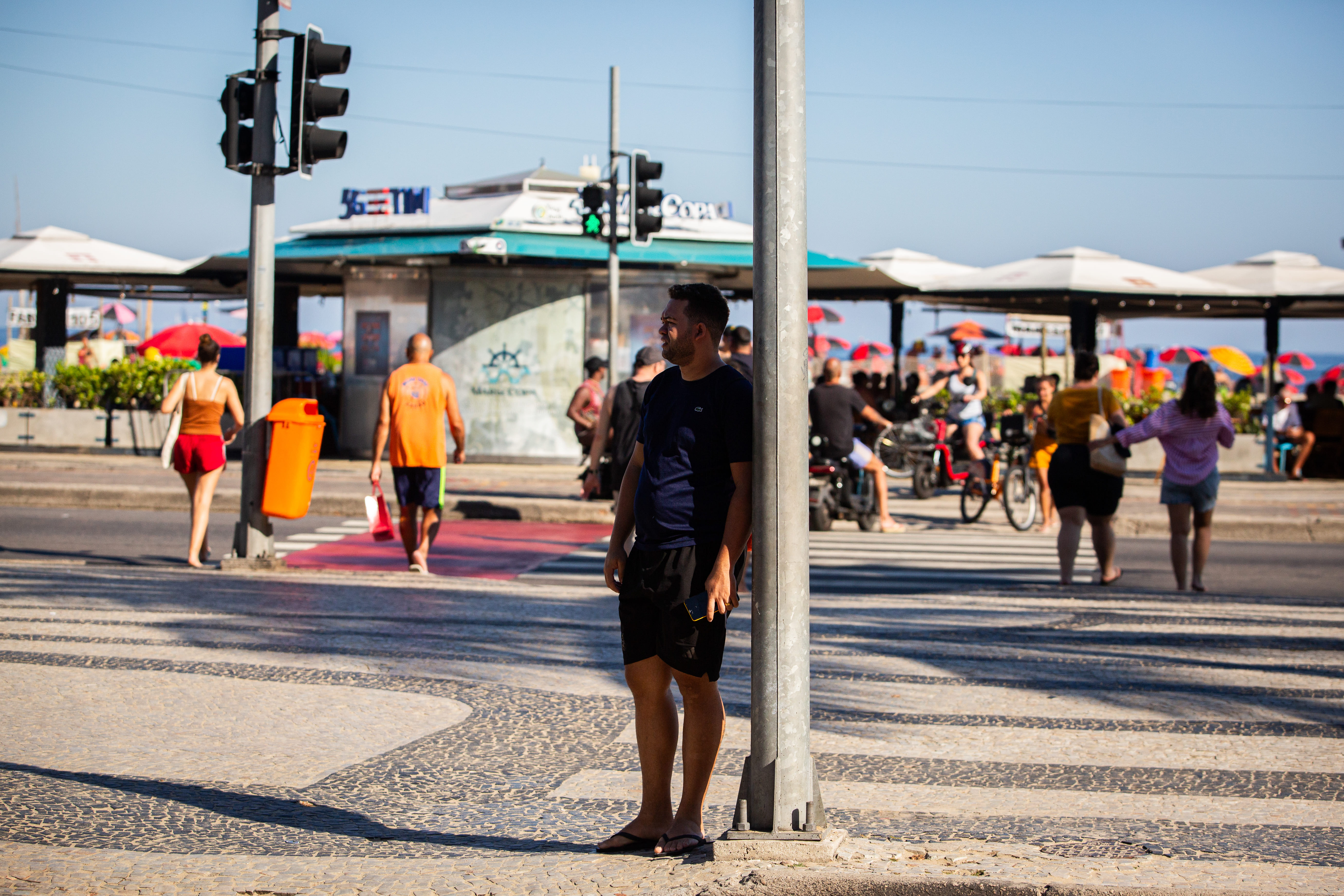 Após fortes ventos, Rio tem calor de até 37°C e risco alto de incêndios florestais neste domingo (9)