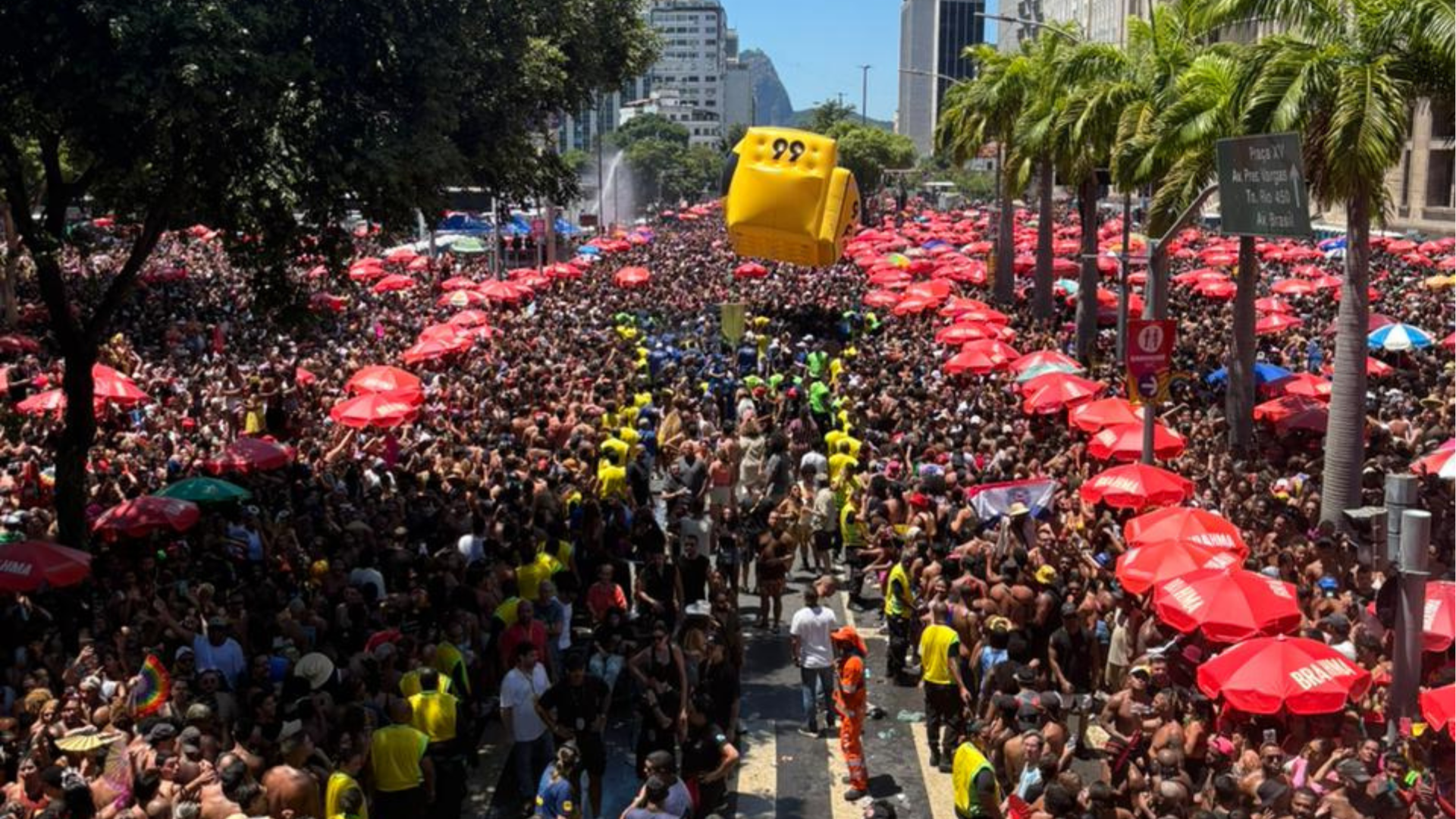 Mais de oito milhões de pessoas devem circular pelo Rio durante o carnaval de 2026