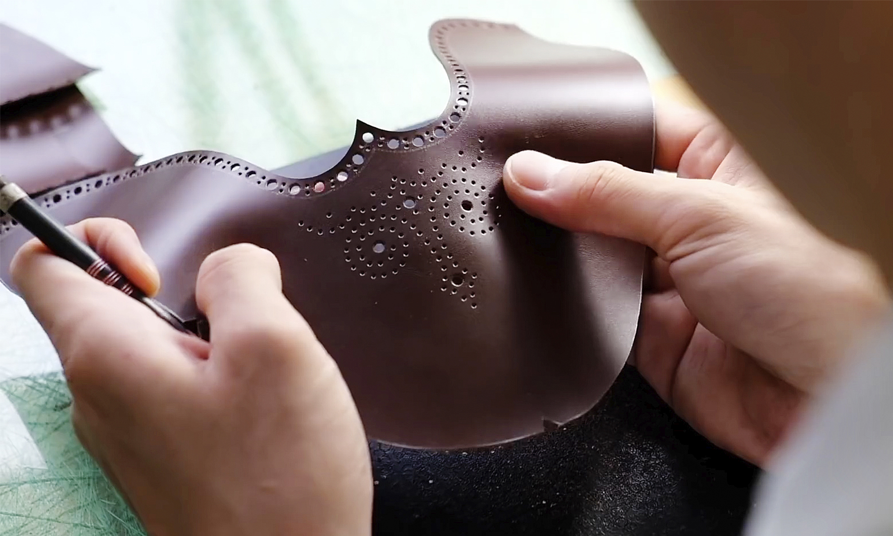 Handmade Brogue Shoes in Premium Leather: Mastering the Craft episode artwork