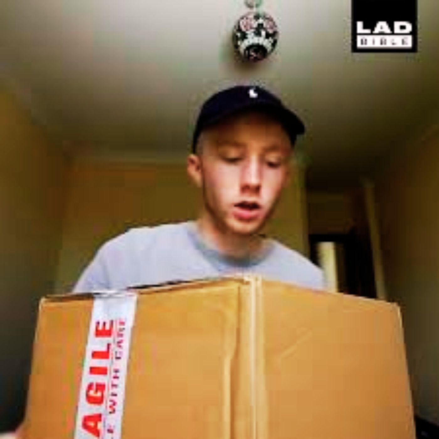 RECIBÍ UN PAQUETE QUE DECÍA "DEVOLVER AL REMITENTE".