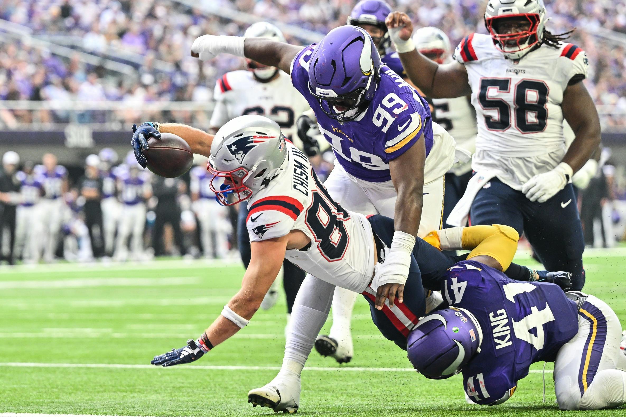 Bedard on Chism, the offensive line, Kyle Dugger after Patriots' win over Vikings with 98.5 The SportsHub