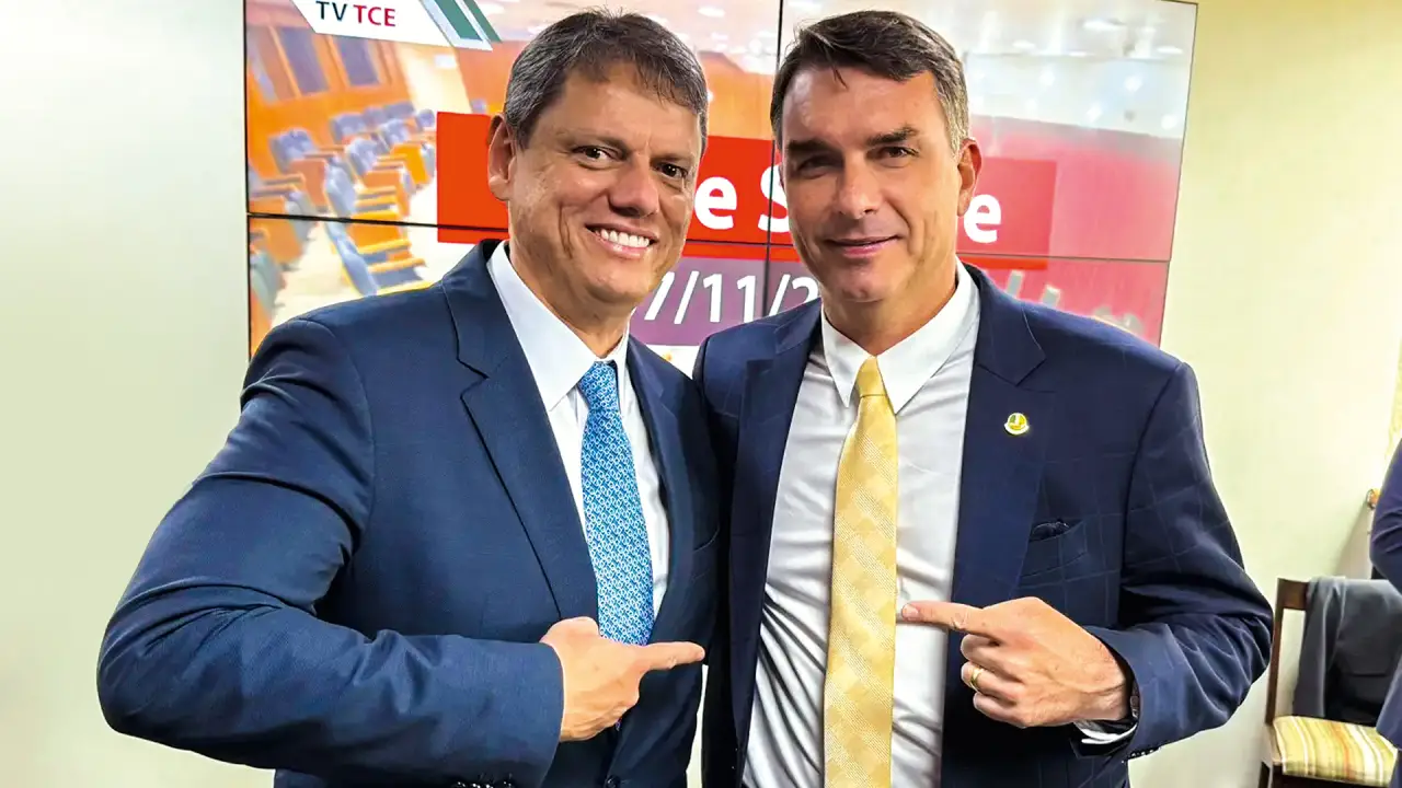 Direita anunciará chapa ao governo de SP em 30 de março, diz Flávio Bolsonaro